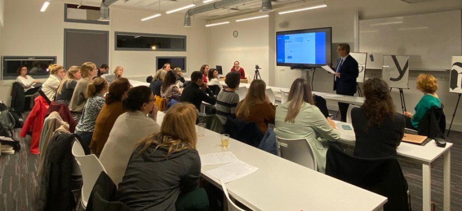 The Embassy of Colombia in the Netherlands, in collaboration with Radboud University, presented “De Zapaquildos y Guascas historias de palabras que nos cuentan los colombianismos”