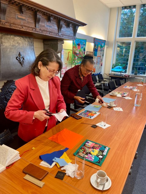 Marisol Agüero Colunga (Embajadora de Perú) y Maria Isabel Encoge (Embajadora de Angola). 