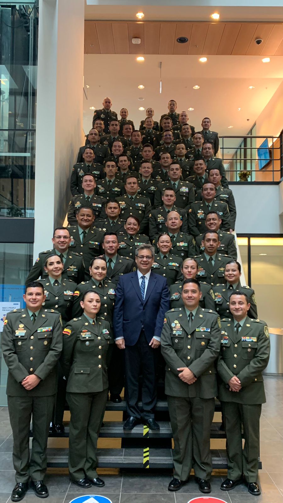 Embajador de Colombia en Países bajos acompañó intercambio de metodologías, estrategias y funcionamiento con la Policía de proximidad