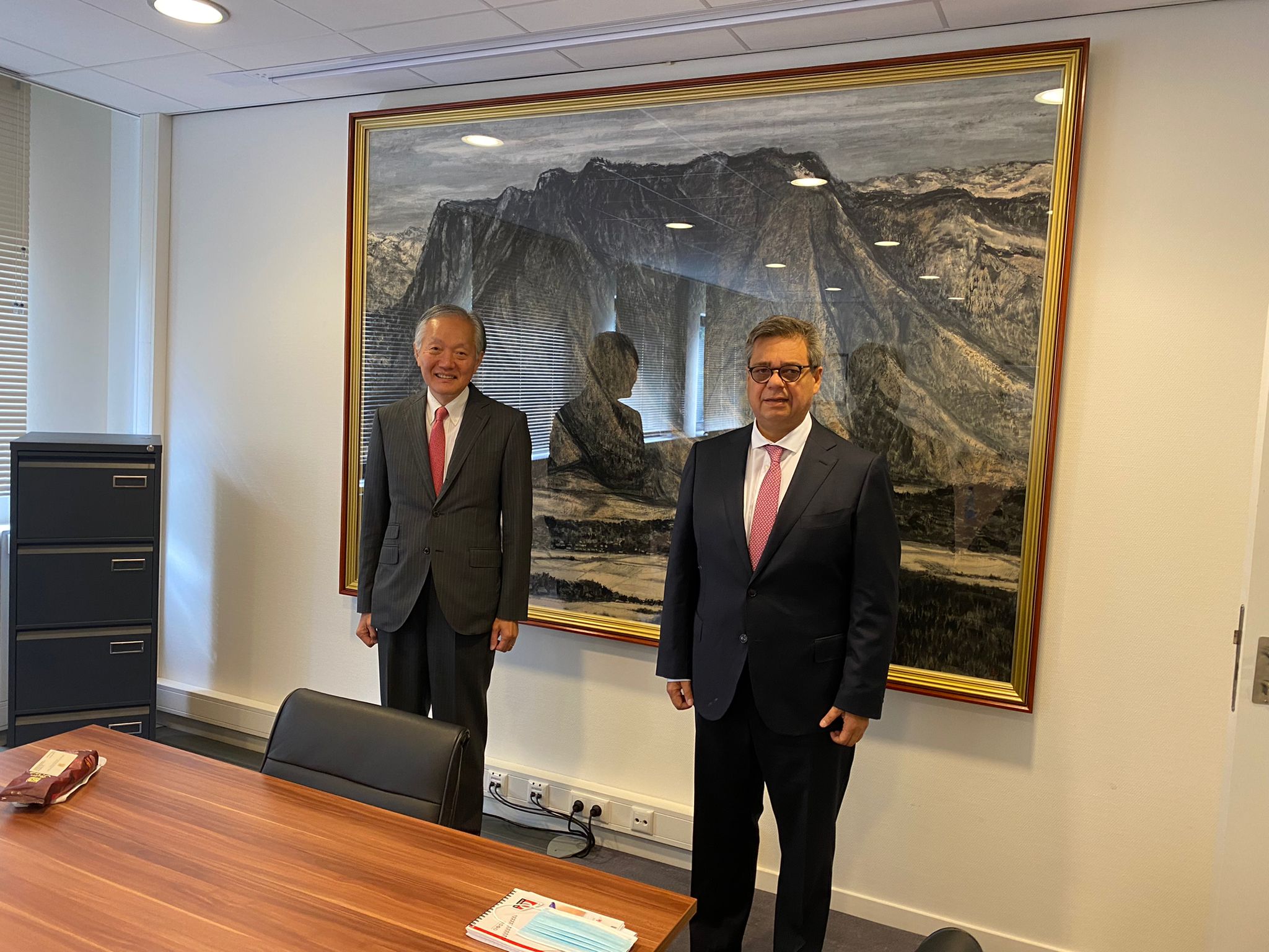 The Ambassador of Colombia held a courtesy visit to the Ambassador of Japan 