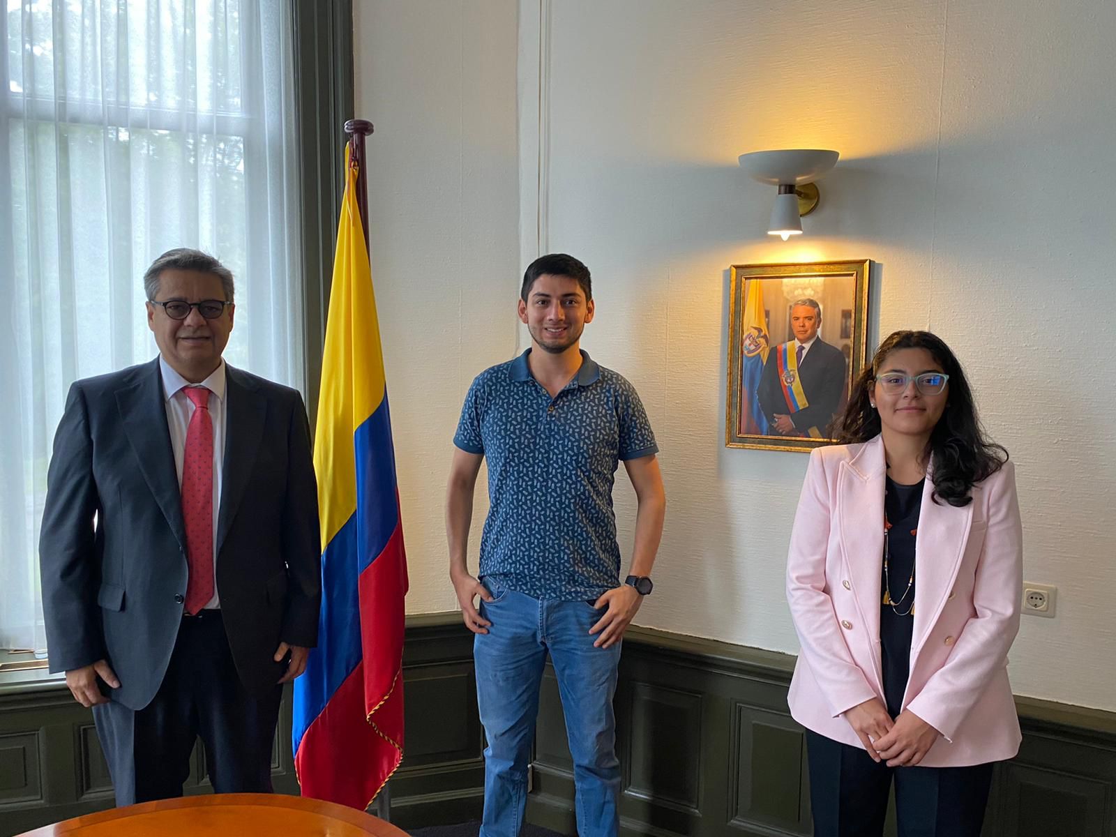 The Ambassador Fernando Grillo meet with PhD Student León Sosapanta Sala