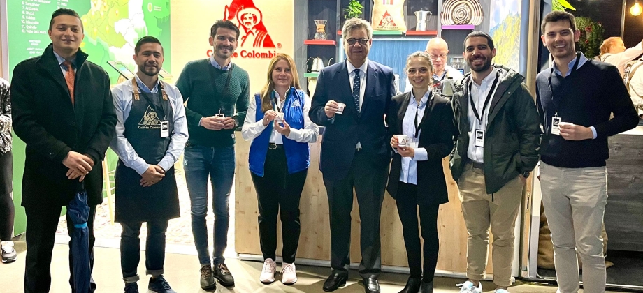 Embajador de Colombia en Países Bajos, Fernando Grillo, visitó el stand de reconocido café colombiano