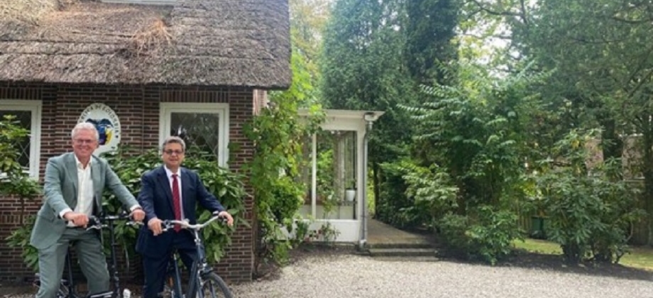 The Ambassador of Colombia to the Kingdom of the Netherlands, Fernando Grillo met with the Ambassador of the Netherlands in Colombia, Ernst Noorman