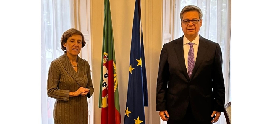 El Embajador de Colombia, Fernando Grillo, se reunió con la Embajadora de Portugal en Países Bajos, Rosa Batoréu