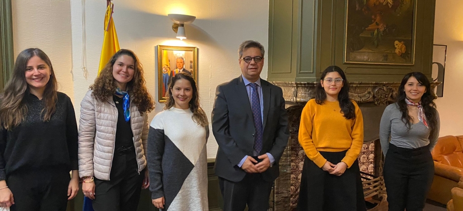 Meeting of the Embassy of Colombia with Laura Rincón, Communications Advisor of The Hague Academy of Local Governance