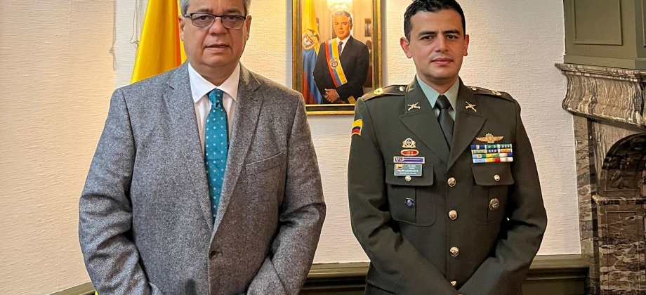 Ambassador of Colombia to the Kingdom of the Netherlands, Fernando Grillo, welcomed Major Lizarazo Rojas