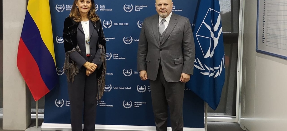 Tras encuentro con la Vicepresidente y Canciller, Marta Lucía Ramírez; Karim Khan, Fiscal de la Corte Penal Internacional confirma visita a Colombia 