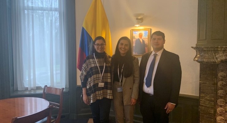 Embajada de Colombia recibe a los estudiantes colombianos de la Academia de Derecho Internacional de La Haya