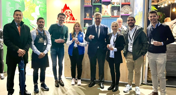 Embajador de Colombia en Países Bajos, Fernando Grillo, visitó el stand de reconocido café colombiano